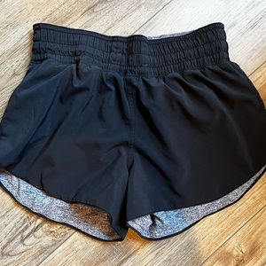 Lululemon Choose a Side Shorts